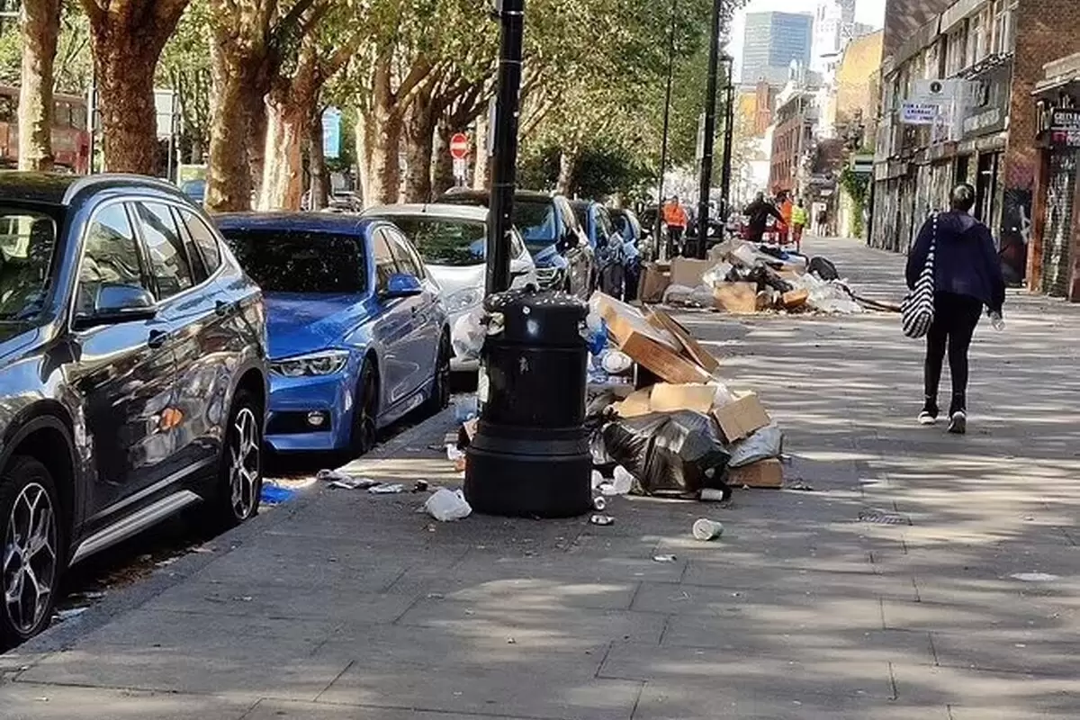 (ویدئو) لندن در زباله غرق شد!