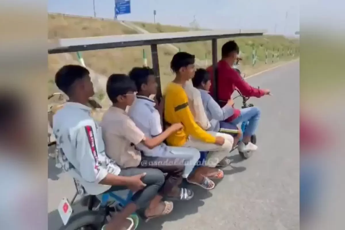 (ویدئو) این جوان هندی یک موتورسیکلت را به موتور 7 نفره خورشیدی تبدیل کرد!
