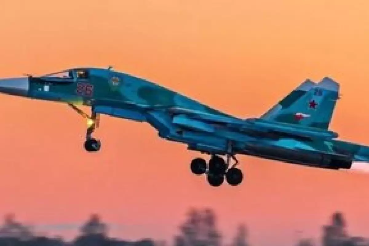( عکس) چرا پوشش عجیب جنگنده روسیه جنجالی شد؟
