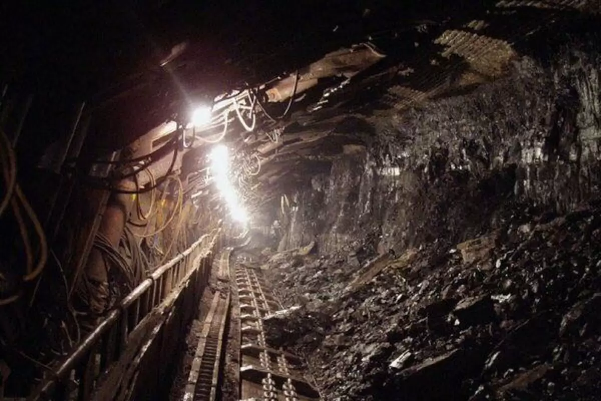 ریزش معدن در دامغان؛ وضعیت نامعلوم ۶ کارگر محبوس