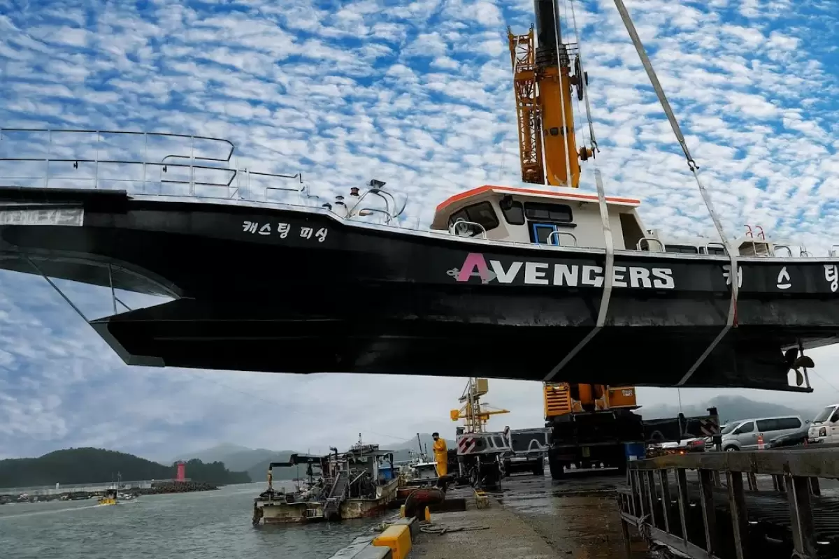 (ویدئو) عملیات ساخت یک کشتی 30 تنی را در یک کارخانه کشتی سازی در کره جنوبی ببینید