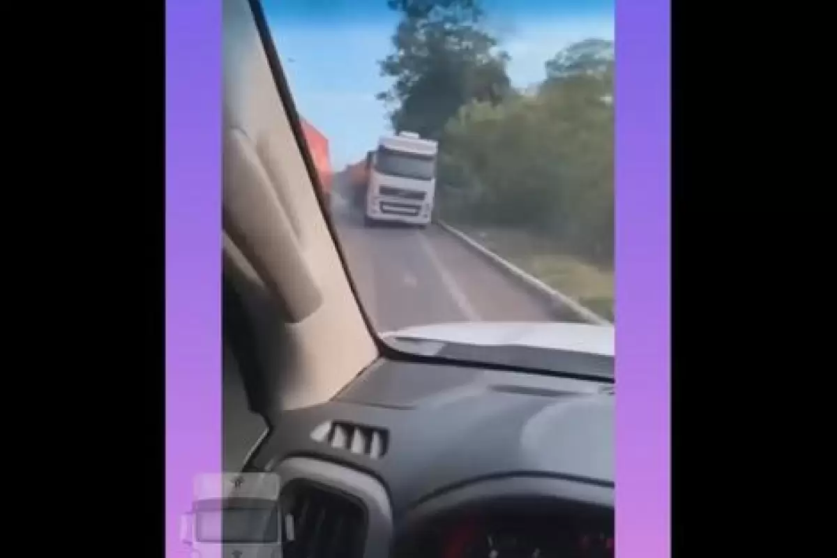 ( ویدیو) رانندگی دیوانه وار یک راننده کامیون