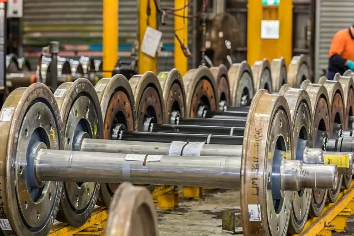 (ویدئو) چرخ‌های قطار چگونه در کارخانه تولید می‌شوند؟