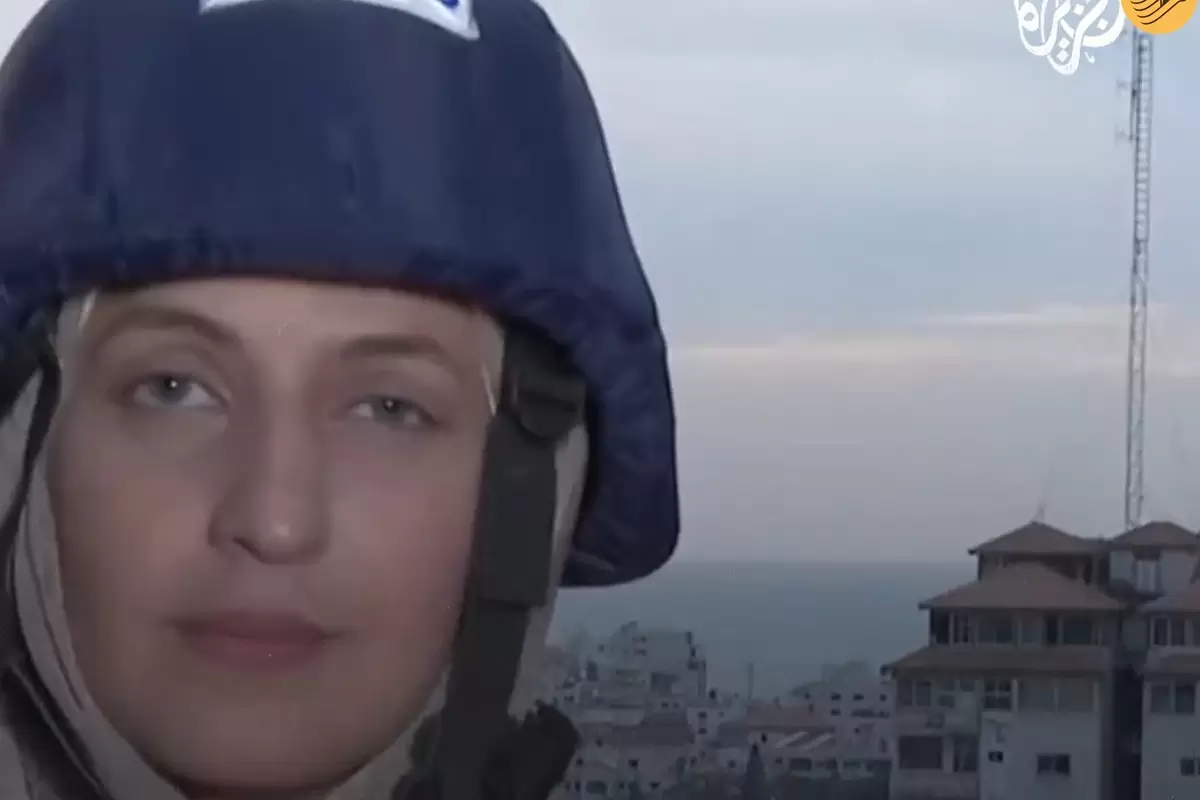 (ویدئو) وحشت خانم خبرنگار هنگام اصابت موشک به برج فلسطین