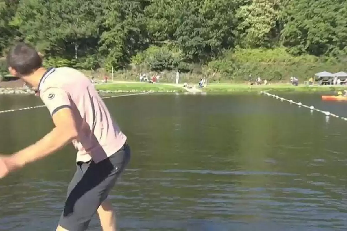 (ویدئو) اولین دوره مسابقه پرتاب سنگ روی سطح آب در بلژیک
