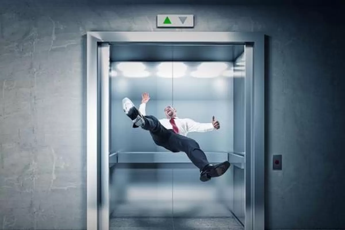 (ویدئو) هنگام سقوط از آسانسور چکار کنیم که آسیب نبینیم ؟