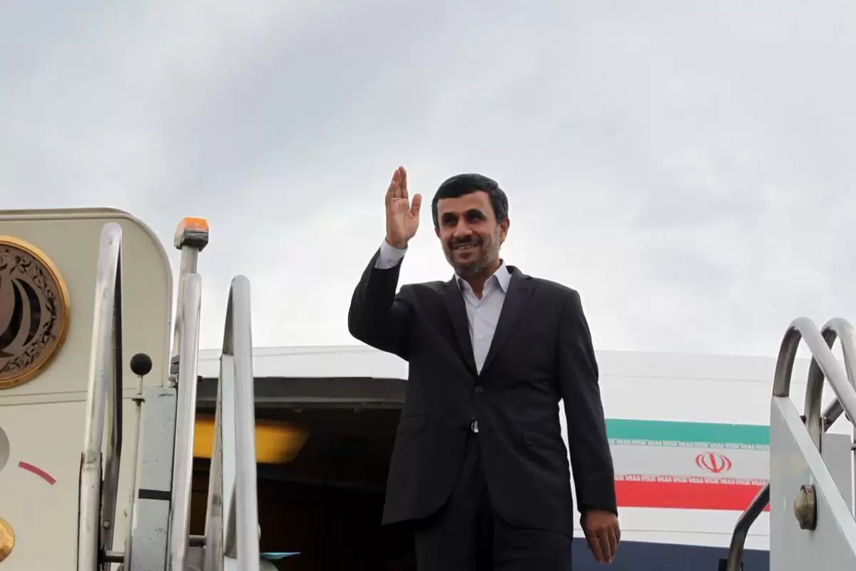 جلوگیری از خروج احمدی‌نژاد از کشور