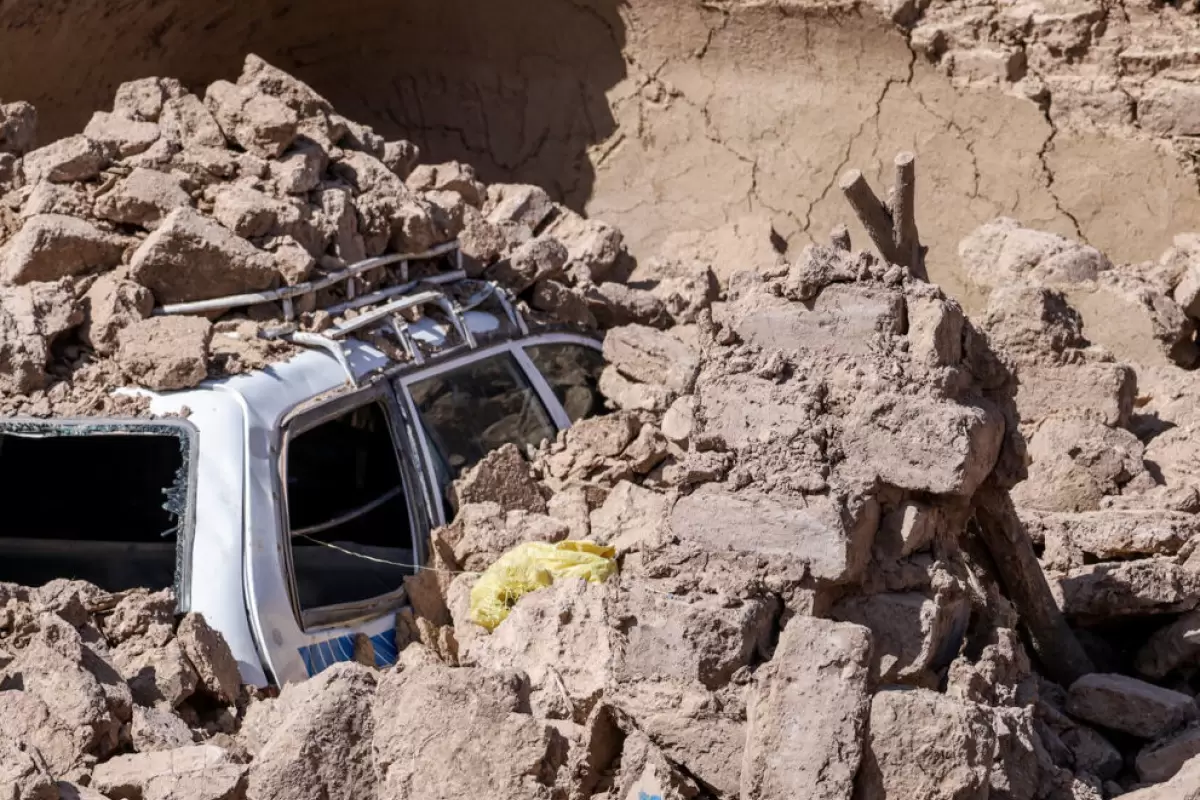 تصاویری دلخراش از انبوه جنازه‌ها در یکی از روستاهای افغانستان پس از زلزله هرات + عکس