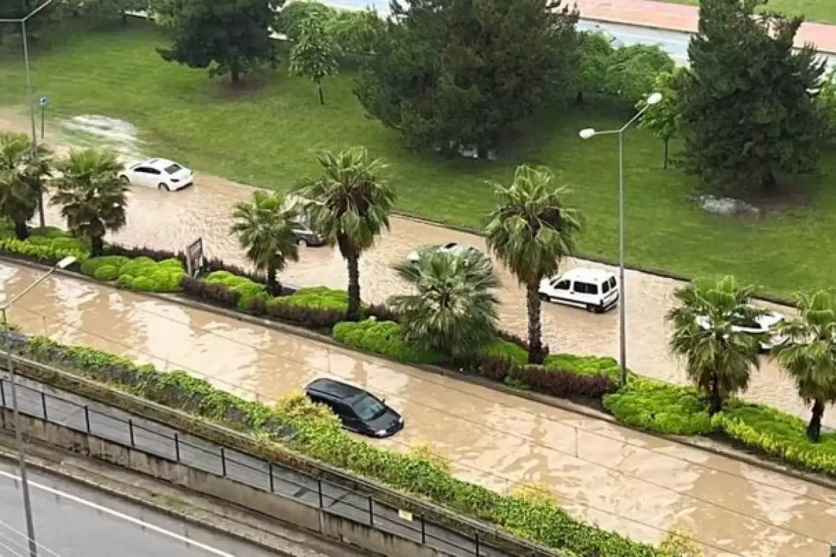 ببینید |بارش شدید باران و سیلاب سنگین در سامسون ترکیه