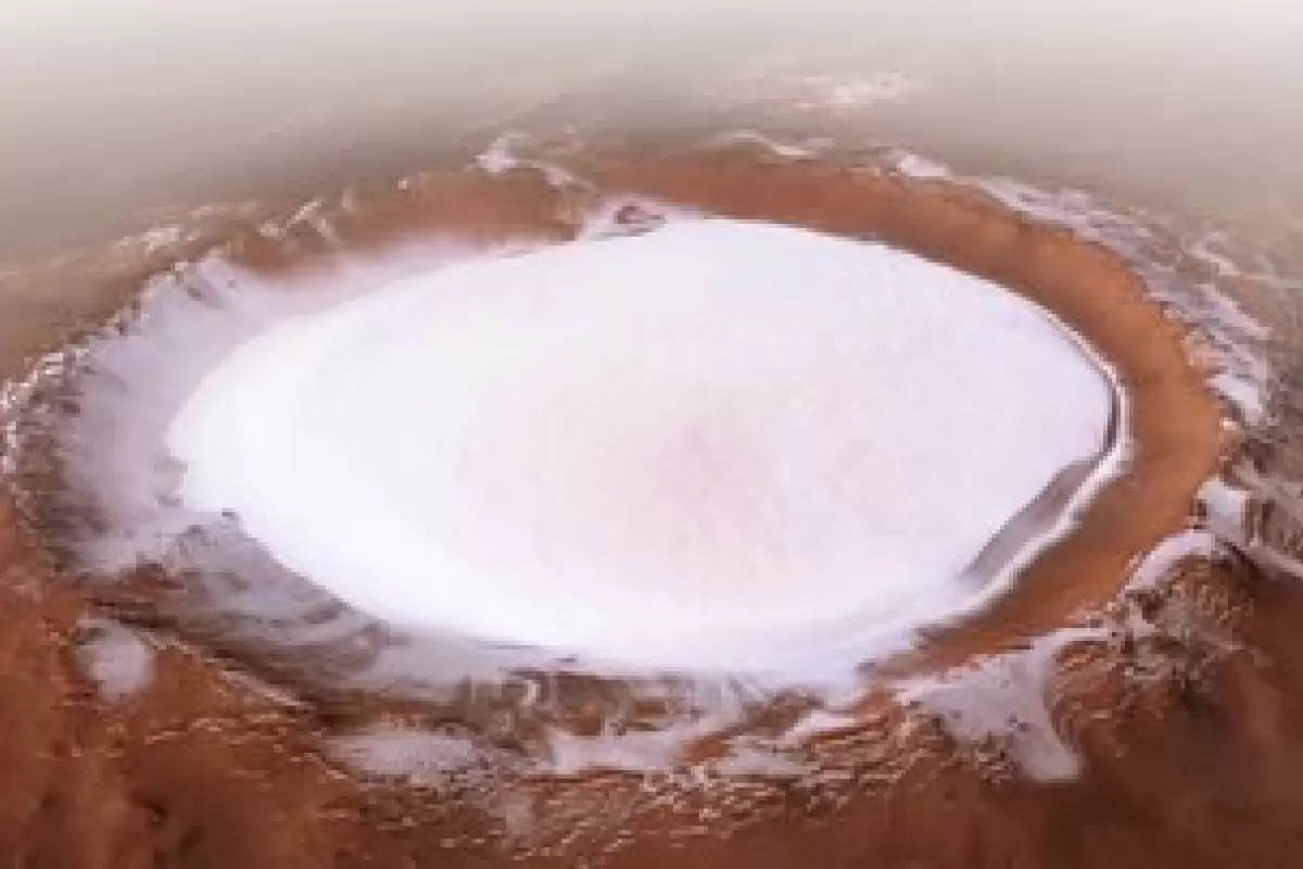 ( عکس) برف انبوهی که در مریخ به زمین نشسته