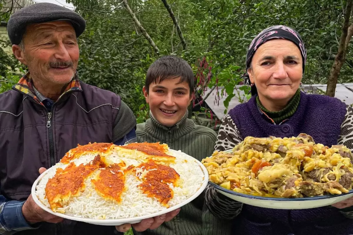 (ویدئو) پخت پلو گوشت آذربایجانی با شاه بلوط توسط یک خانواده مشهور روستایی