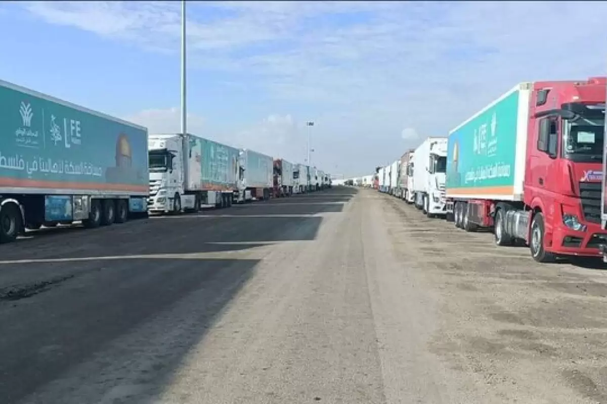 ورود 10 کامیون جدید کمک‌های بشردوستانه و یک تیم پزشکی به غزه