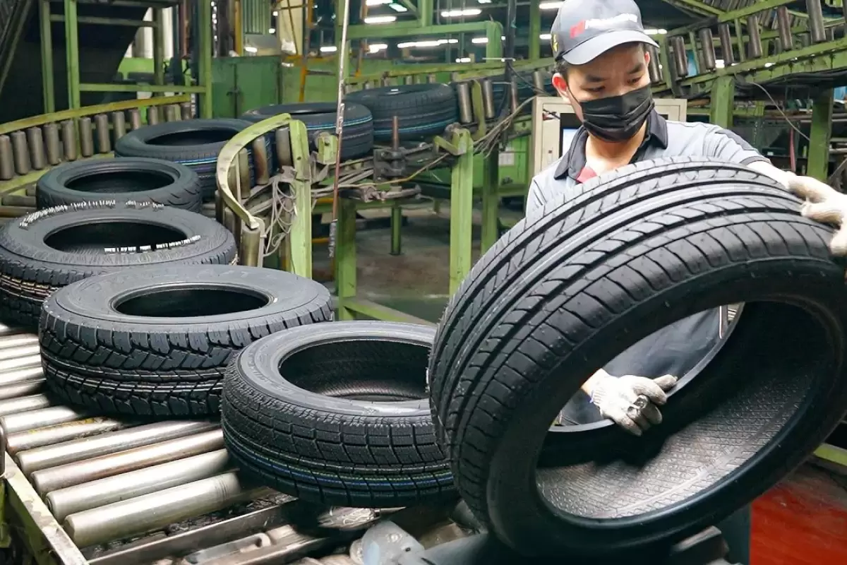(ویدئو) عملیات تولید لاستیک خودرو در یک کارخانه فوق مدرن تایوانی از نمای نزدیک