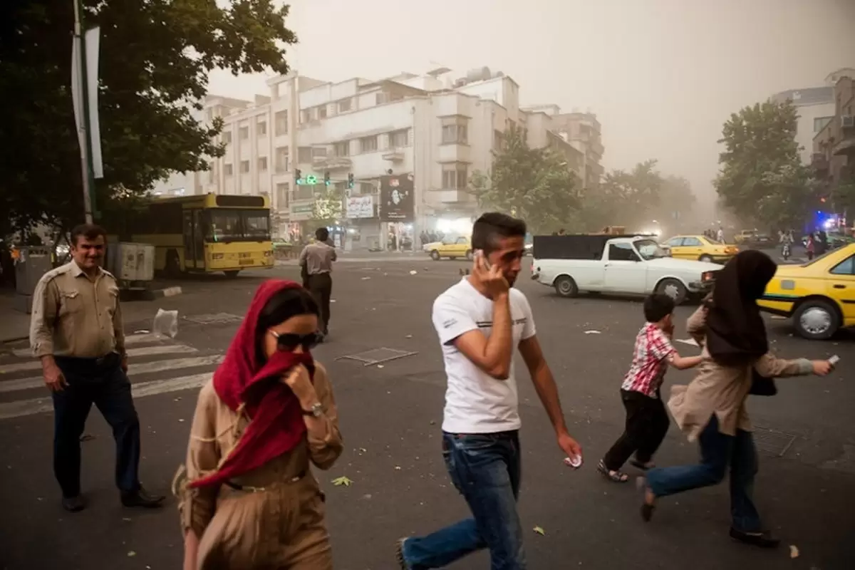 وزش باد شدید در تهران/ افزایش دما تا سه‌شنبه