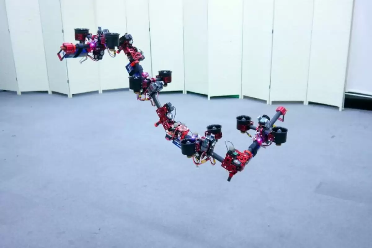 ببینید | ربات‌های تبدیل شونده ژاپنی؛ این قسمت مار پرنده!