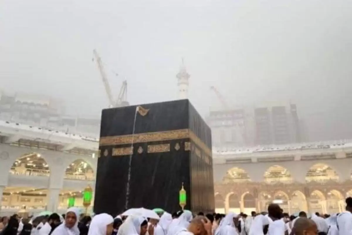 (ویدیو) تصاویری زیبا از بارش باران در مسجدالحرام