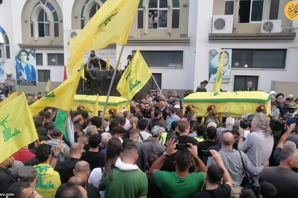 (ویدئو) تشییع پیکر سه رزمنده حزب الله که در حمله اسرائیل شهید شدند