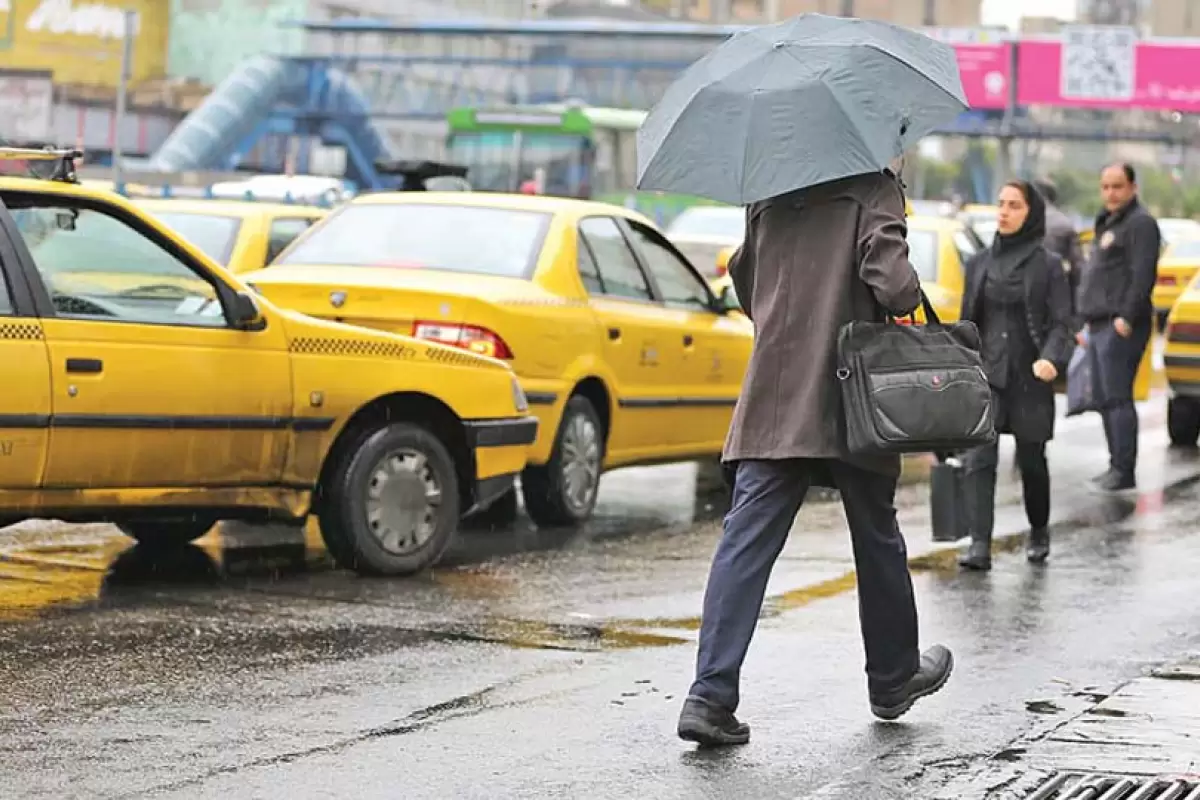 مجوز سازمان تاکسیرانی برای افزایش ۱۰ تا ۱۵ درصدی کرایه‌ها در روزهای بارانی