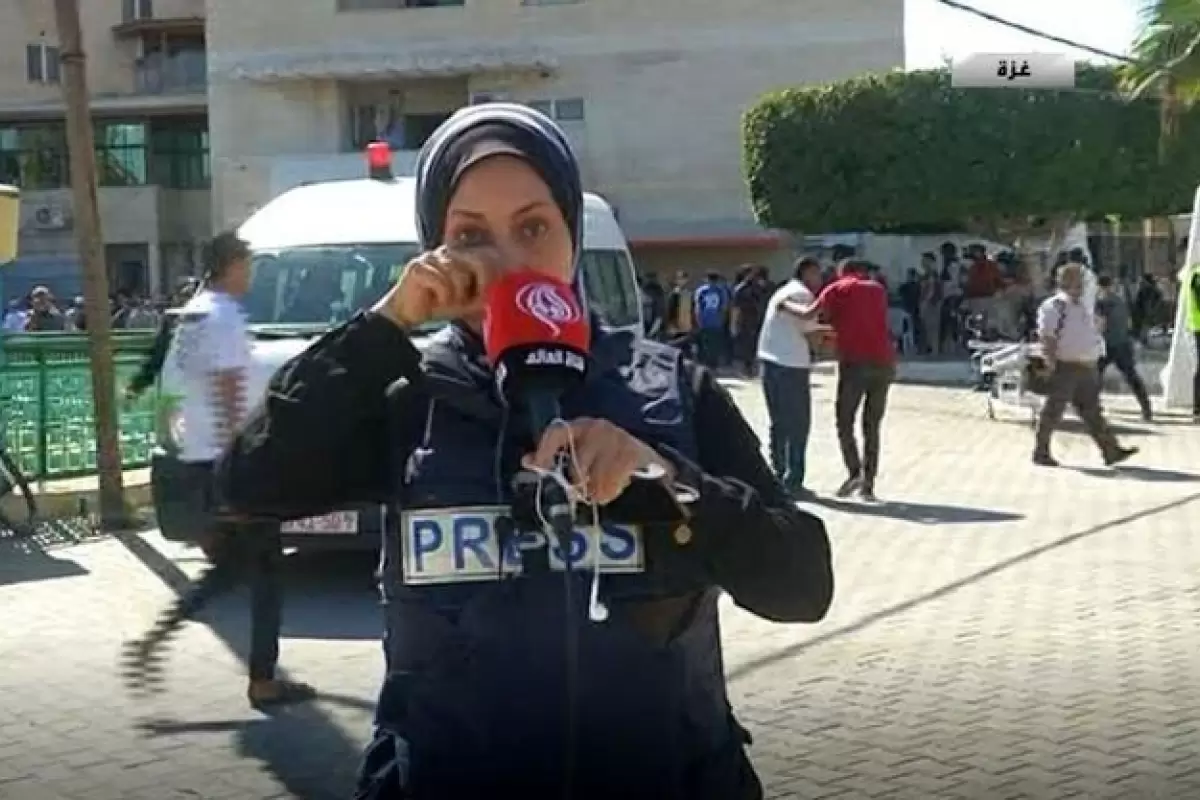 ببینید | لحظه بیهوش‌شدن خبرنگار العالم در غزه هنگام پخش زنده