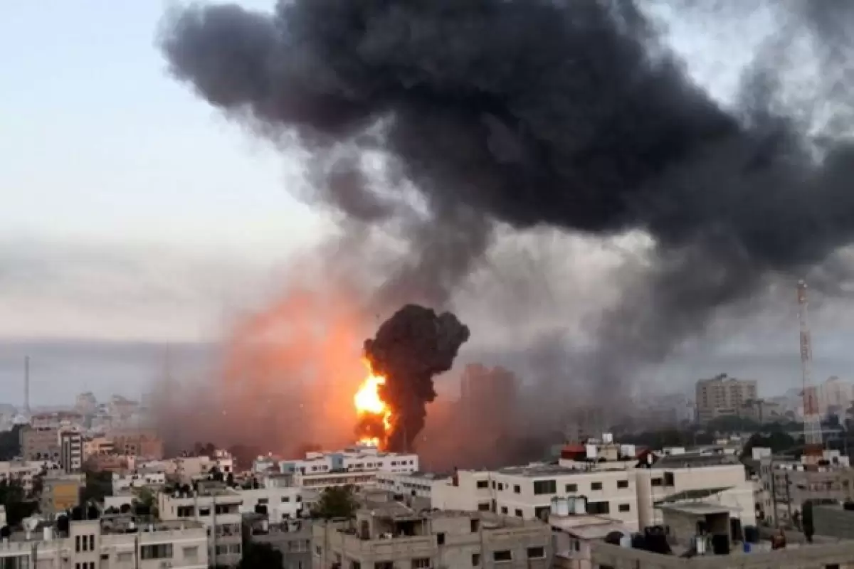 ببینید | هم‌اکنون؛ حمله گسترده جنگنده‌های اسرائیل به غزه