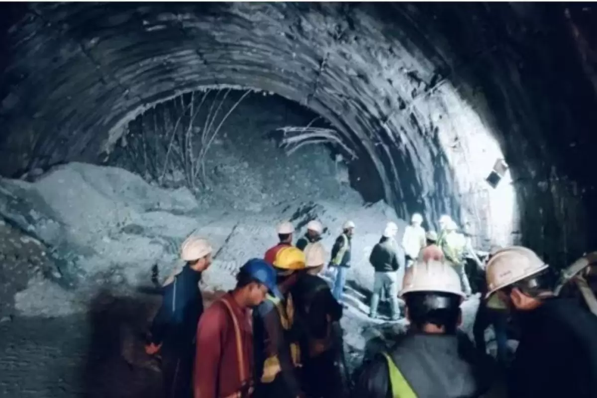 (ویدئو) ریزش تونل روی کارگران در شمال هند