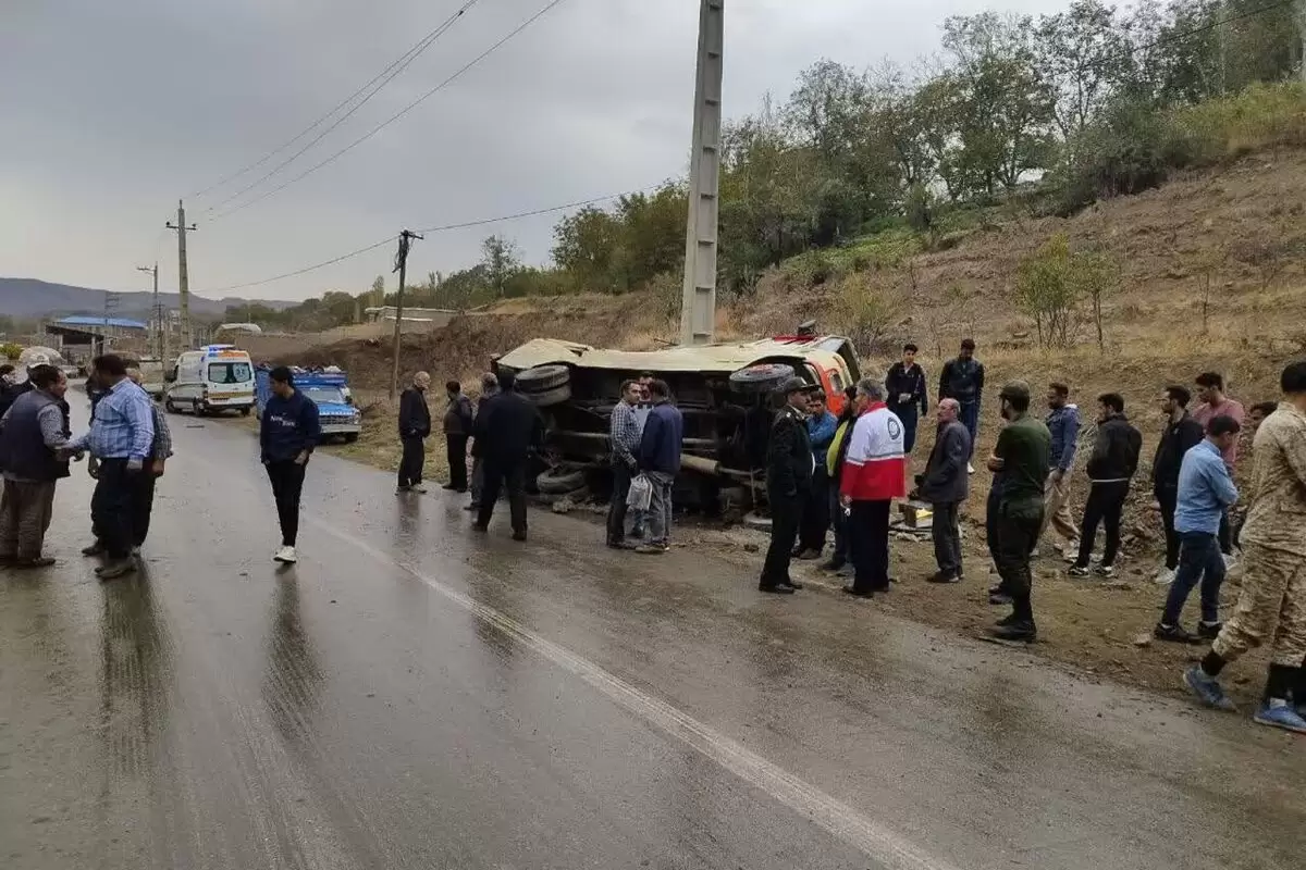 واژگونی مینی‌بوس در عجبشیر با ۱۷ کشته و مصدوم!