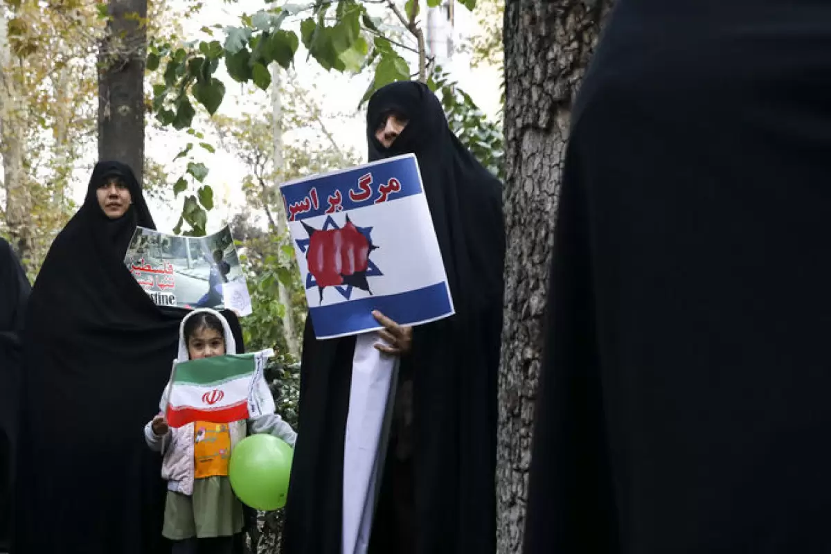 تصاویری از تجمع طلاب زن تهرانی علیه اسرائیل