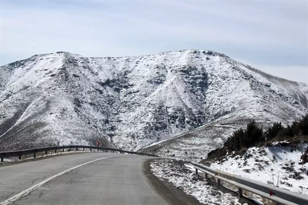 ببینید | سفید پوش شدن روستایی در کوهسار پس از بارش برف