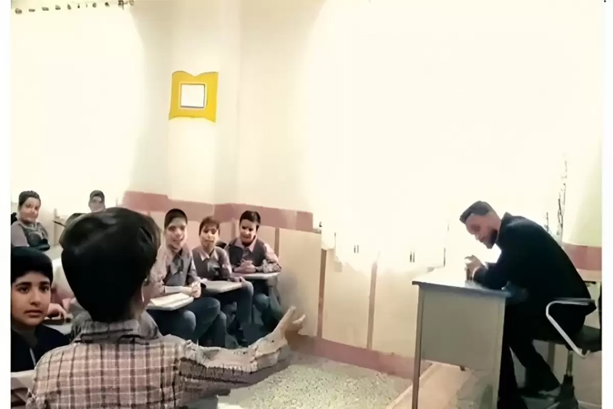 (ویدیو) شوخی خنده دار دانش آموز با معلم خسته