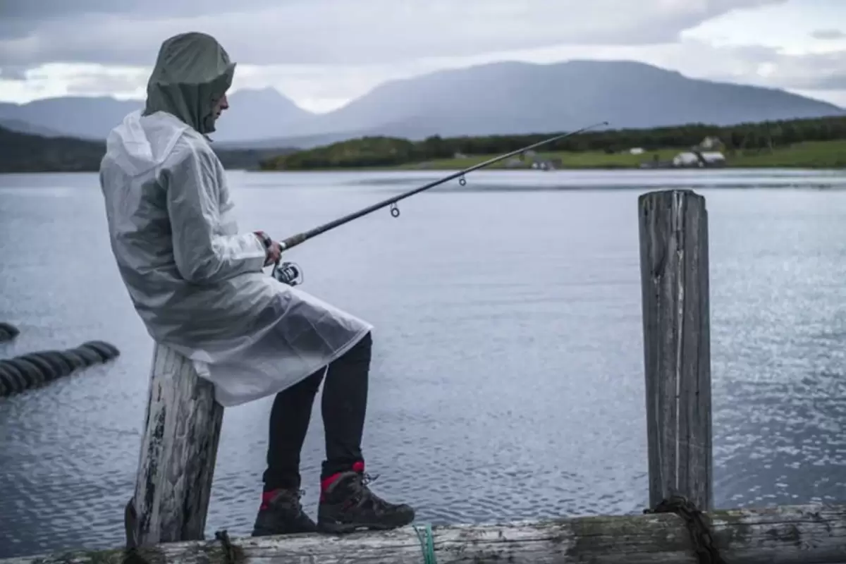 (ویدئو) ساخت یک قلاب ماهیگیری حرفه ای و ابتکاری با سیم و فنر