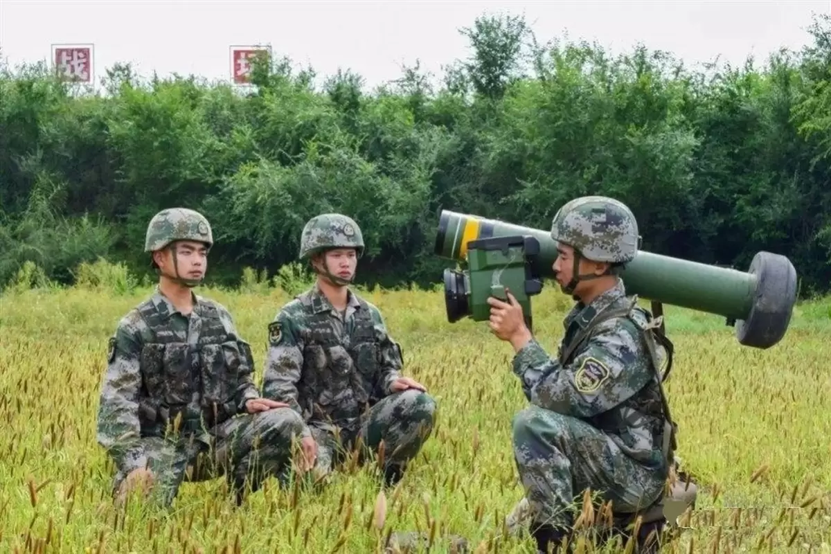 (ویدئو + عکس) اچ جی-۱۲؛ چینی‌ها موشک ضد تانک هم کپی کردند!