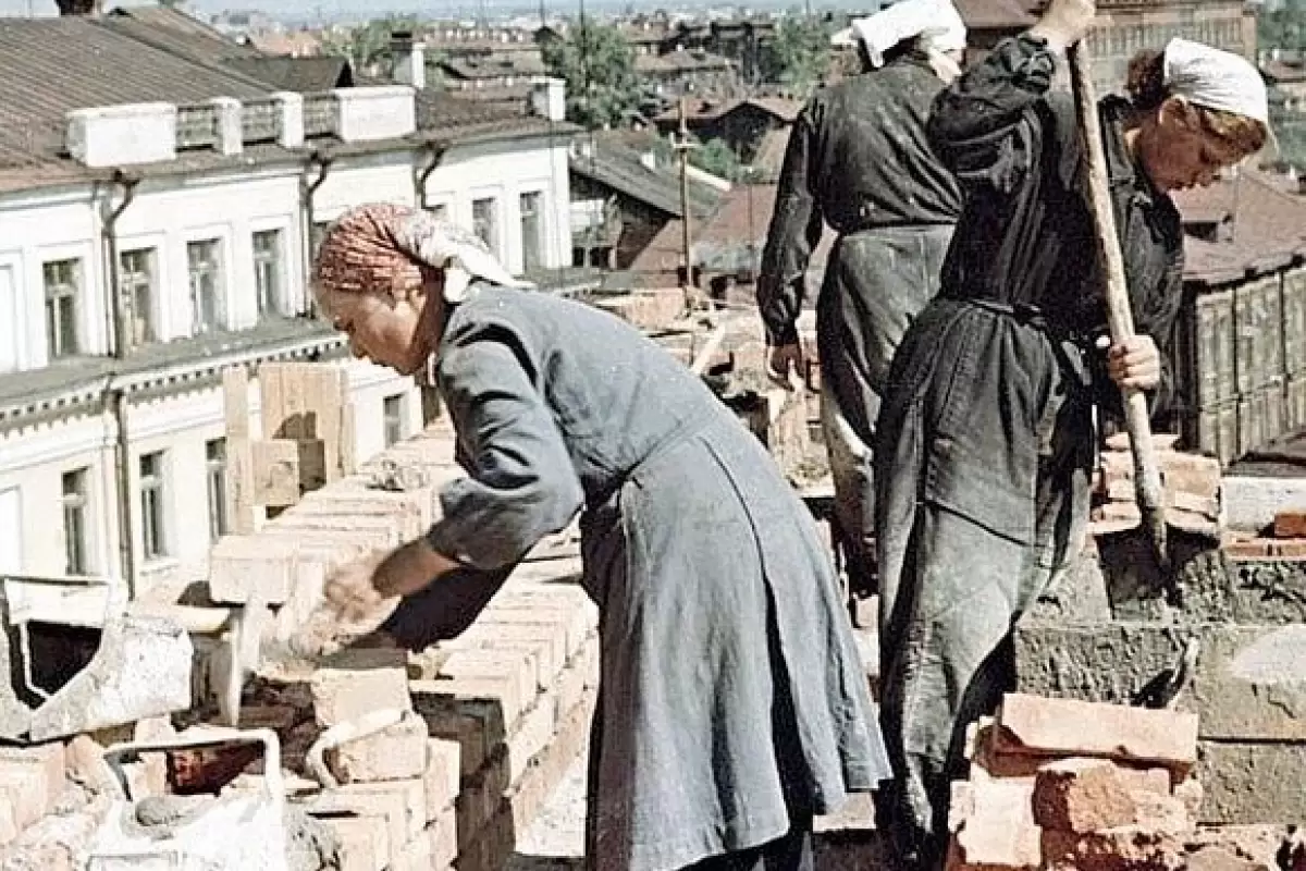 تصویری جالب از زنان کارگر در اوج دوران کمونیستی شوروی