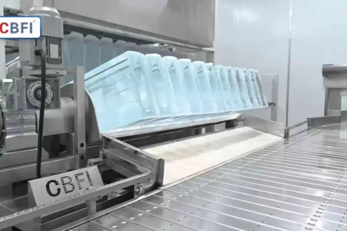 (ویدئو) شفاف ترین کارخانه یخ جهان؛چگونه شفاف ترین یخ را بسازیم؟