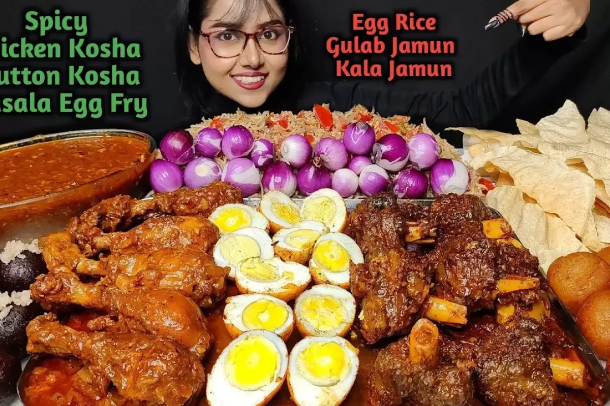 (ویدئو) غذا خوردن با صدا؛ خوردن 5 کیلوگرم چلو گوشت، مرغ و تخم مرغ توسط دختر جوان هندی