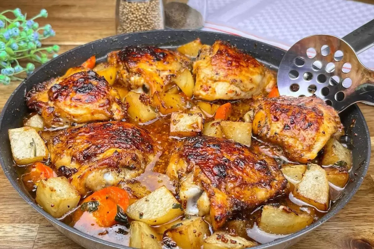 (ویدئو) طبخ یک غذای خوشمزه و جدید با سیب زمینی و مرغ توسط آشپز مشهور آلمانی