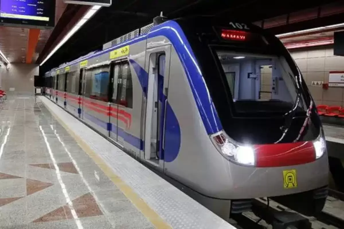 مصائب متروسواری در تهران؛ زاکانی می‌گوید مشکلات مترو از مدیریت شهری خارج است