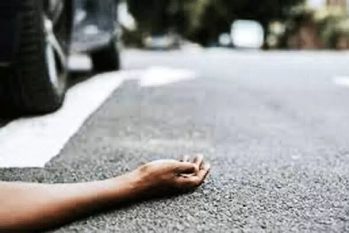 ببینید | تصادف مرگبار و عجیب یک خودروسواری با عابر پیاده در هند!