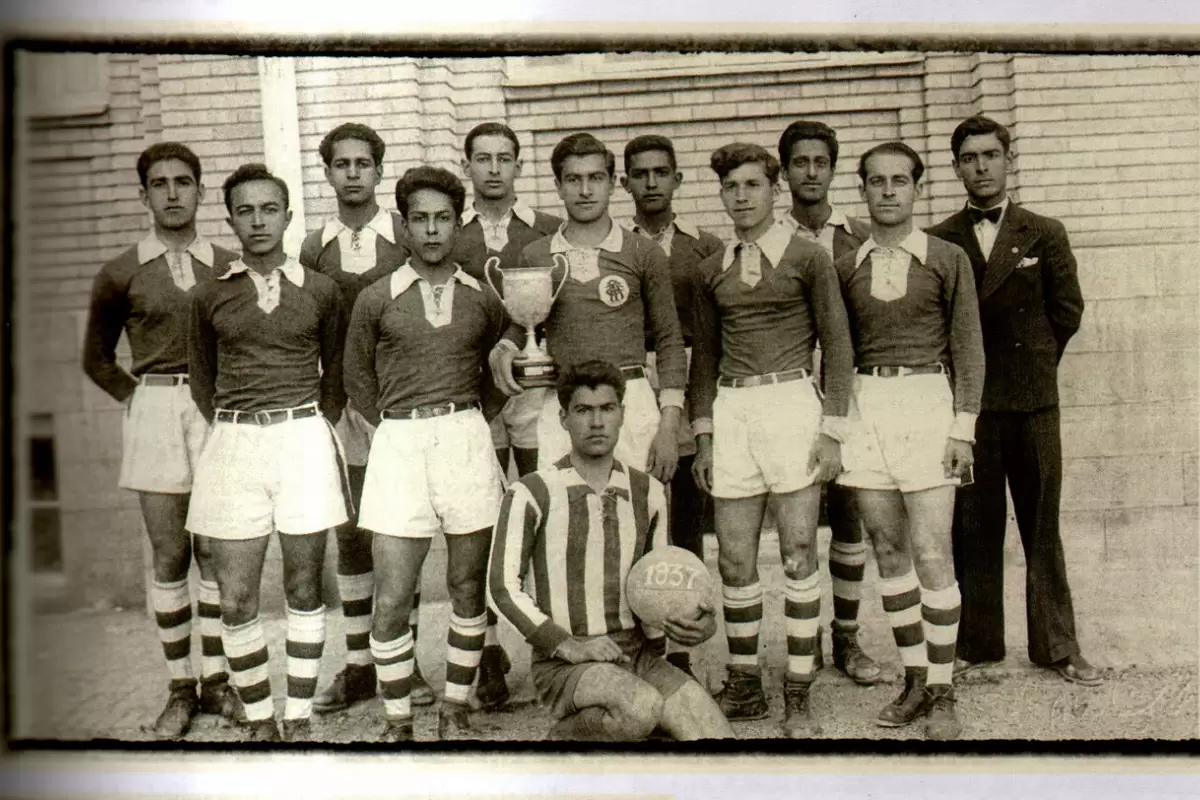 نخستین کاپیتان تیم ملی فوتبال ایران چه کسی بود؟