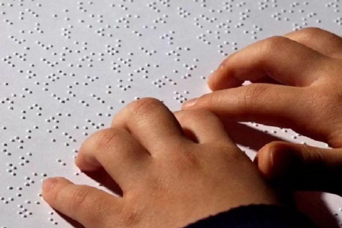 رونمایی از اولین کتاب آمادگی در برابر مخاطرات با خط بریل ویژه نابینایان