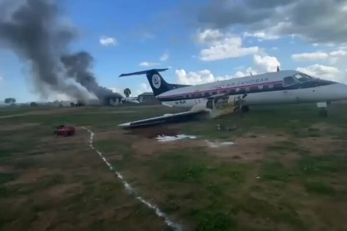 (ویدیو) اولین تصاویر از سقوط دو هواپیما در تانزانیا به فاصله ۶ ساعت