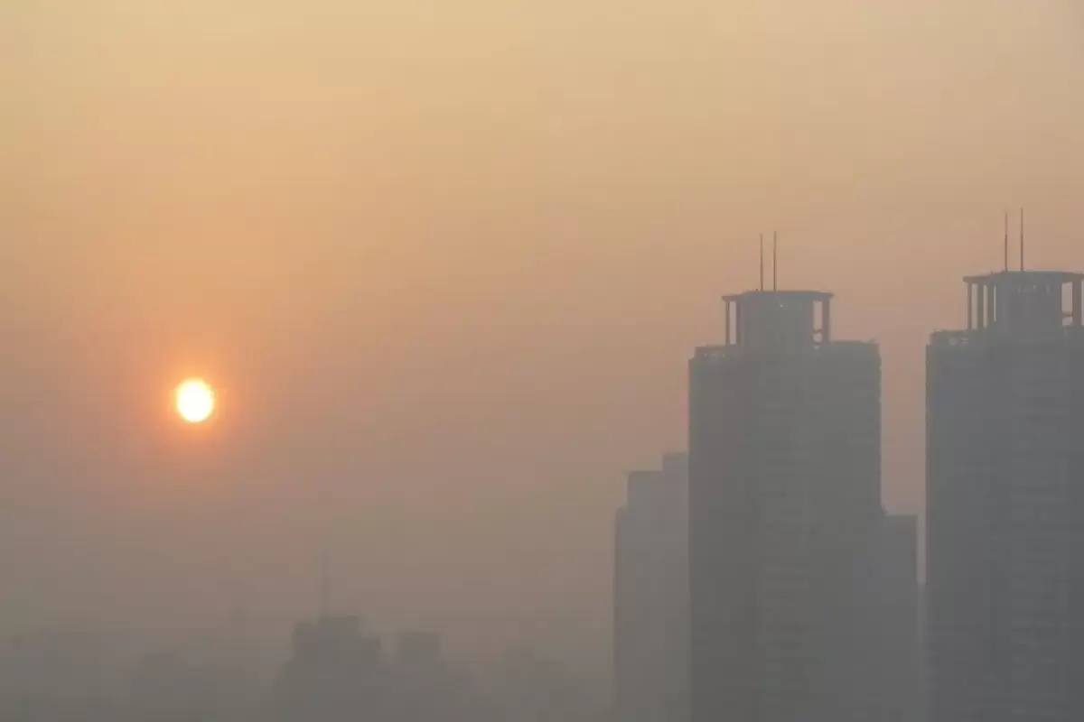 آلودگی هوا در سال ۱۴۰۰ تهران جان ۶۳۹۸ نفر را گرفت