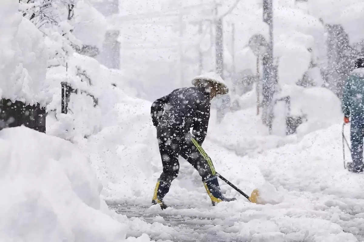 (ویدئو) بارش ۷۰ سانتی‌متر برف در ژاپن در یک روز