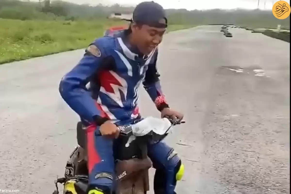 (ویدئو) تلاش برای راندن موتورسیکلت یک‌چرخ!