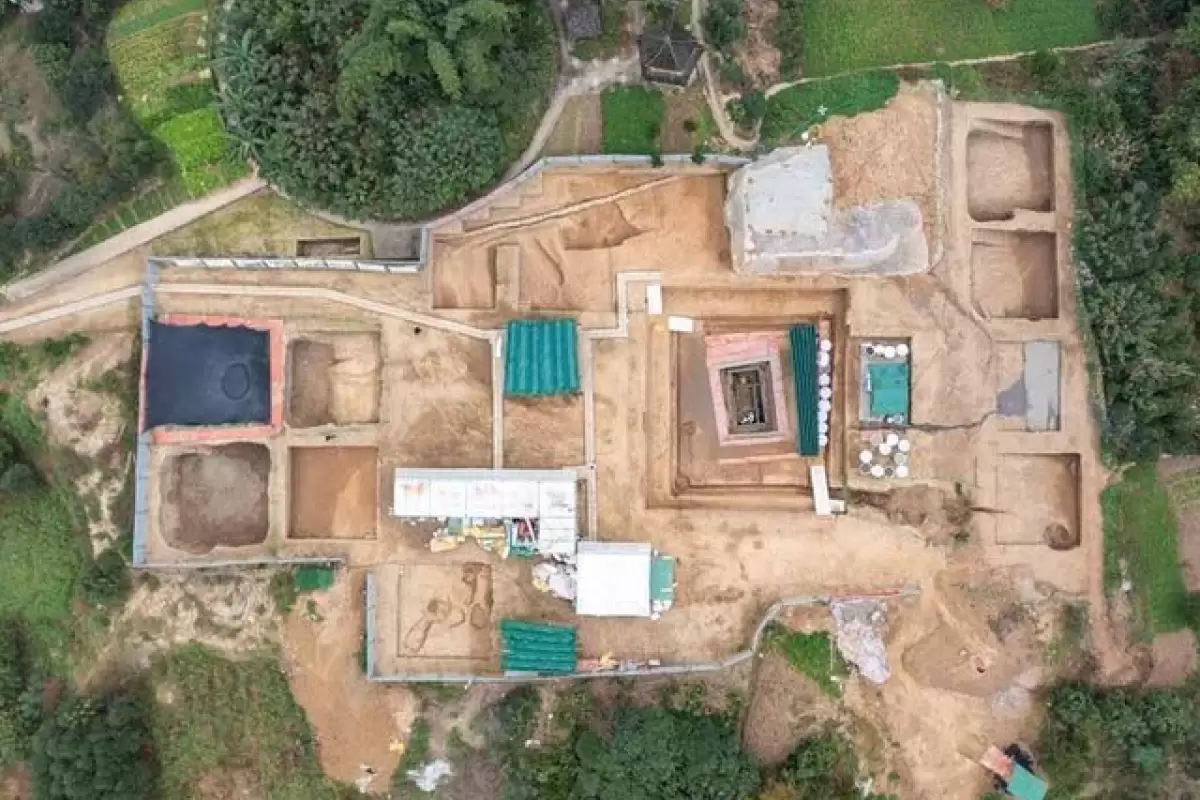 تصاویر کشف یک مقبره باستانی با فهرست دقیقی از اشیاء دفن‌شده در چین