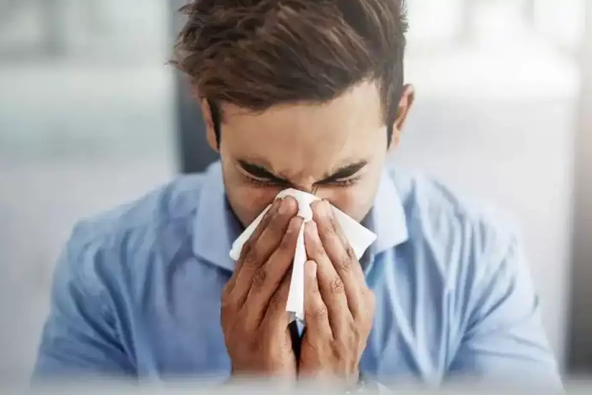 (عکس) سوراخ شدن نای به دلیل جلوگیری از عطسه!