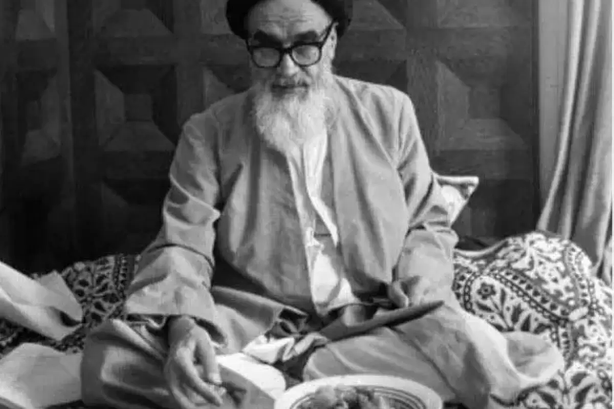 تاکید کیهان بر قناعت‌پیشگی؛ «امام خمینی به نوع غذا اهمیت نمی‌داد»