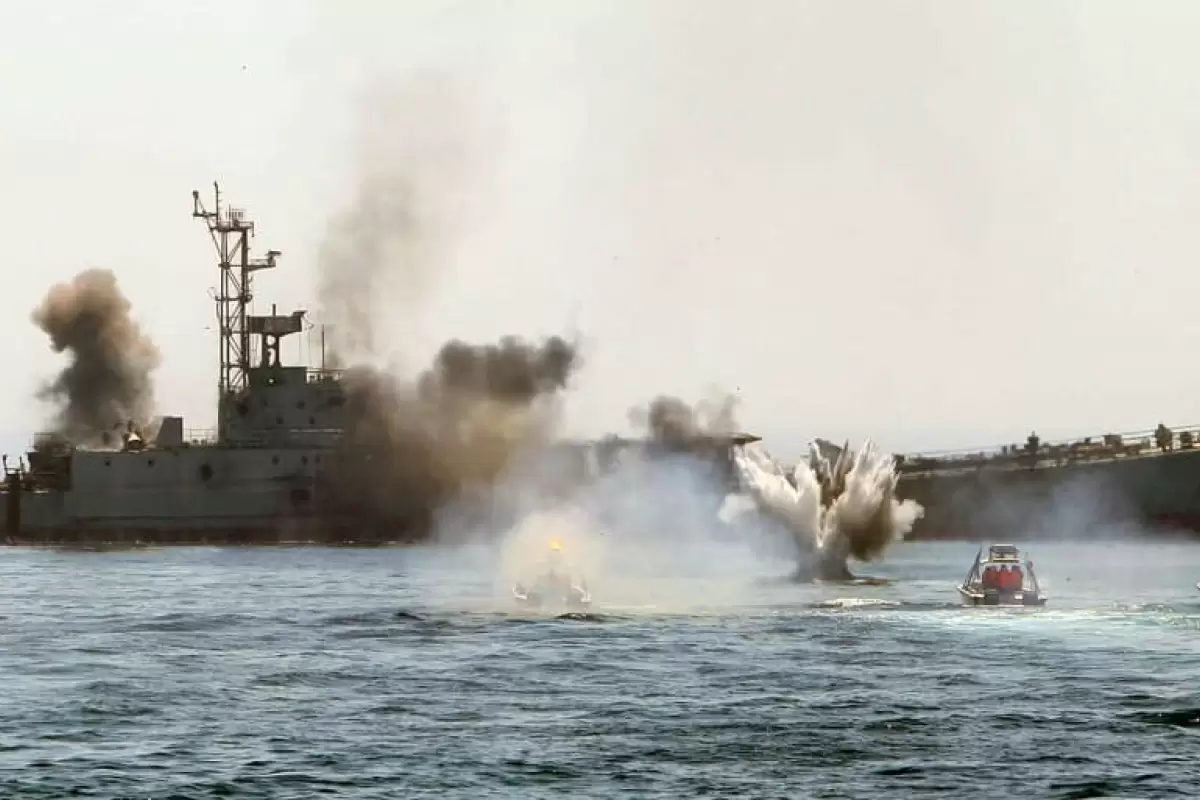مقایسه تجهیزات جنگی ایران و آمریکا در دریا