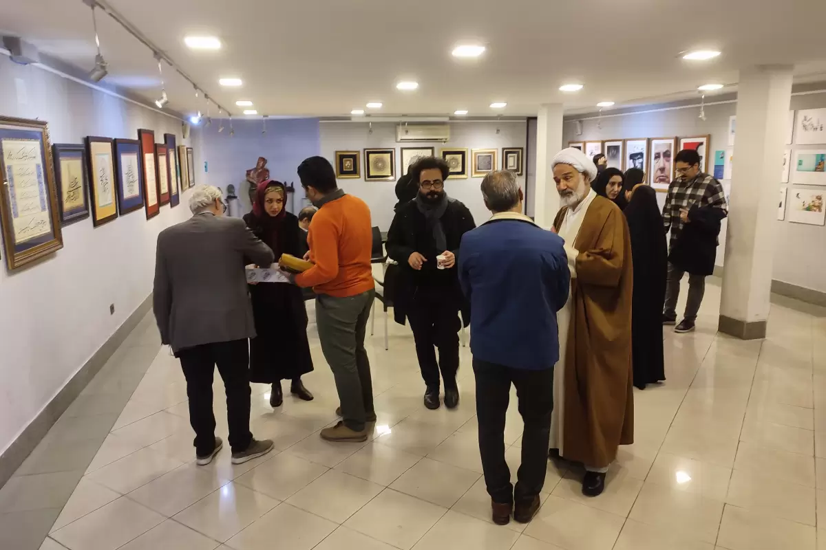 افتتاحیه نمایشگاه شانزدهمین جشنواره هنرهای تجسمی فجر (تجسم هنر) در نگارخانه فرهنگ قم