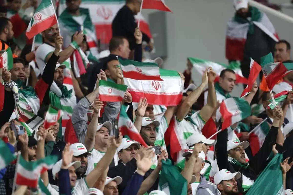 ببینید | شادی پس از گل هواداران ایران به هنگ کنگ در ورزشگاه قطر