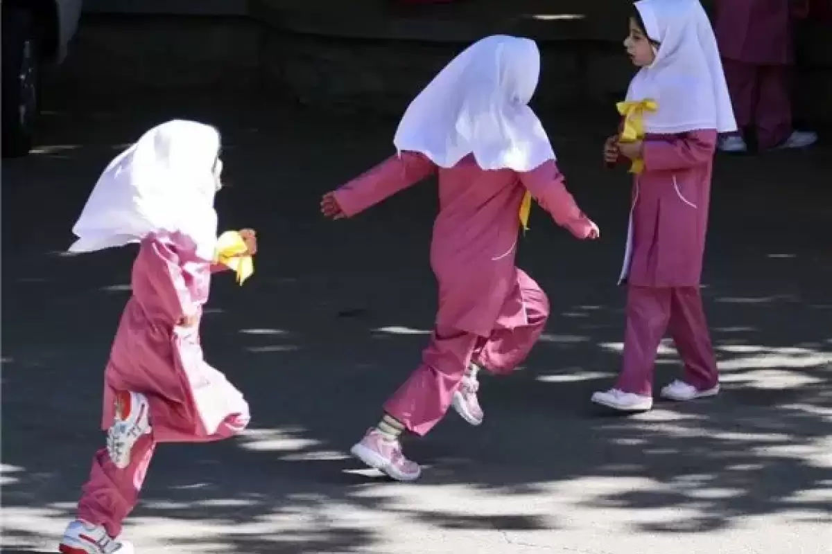 ضرب و شتم دانش‌آموز دختر کلاس پنجمی از سوی ناظم مدرسه به خاطر حجاب!